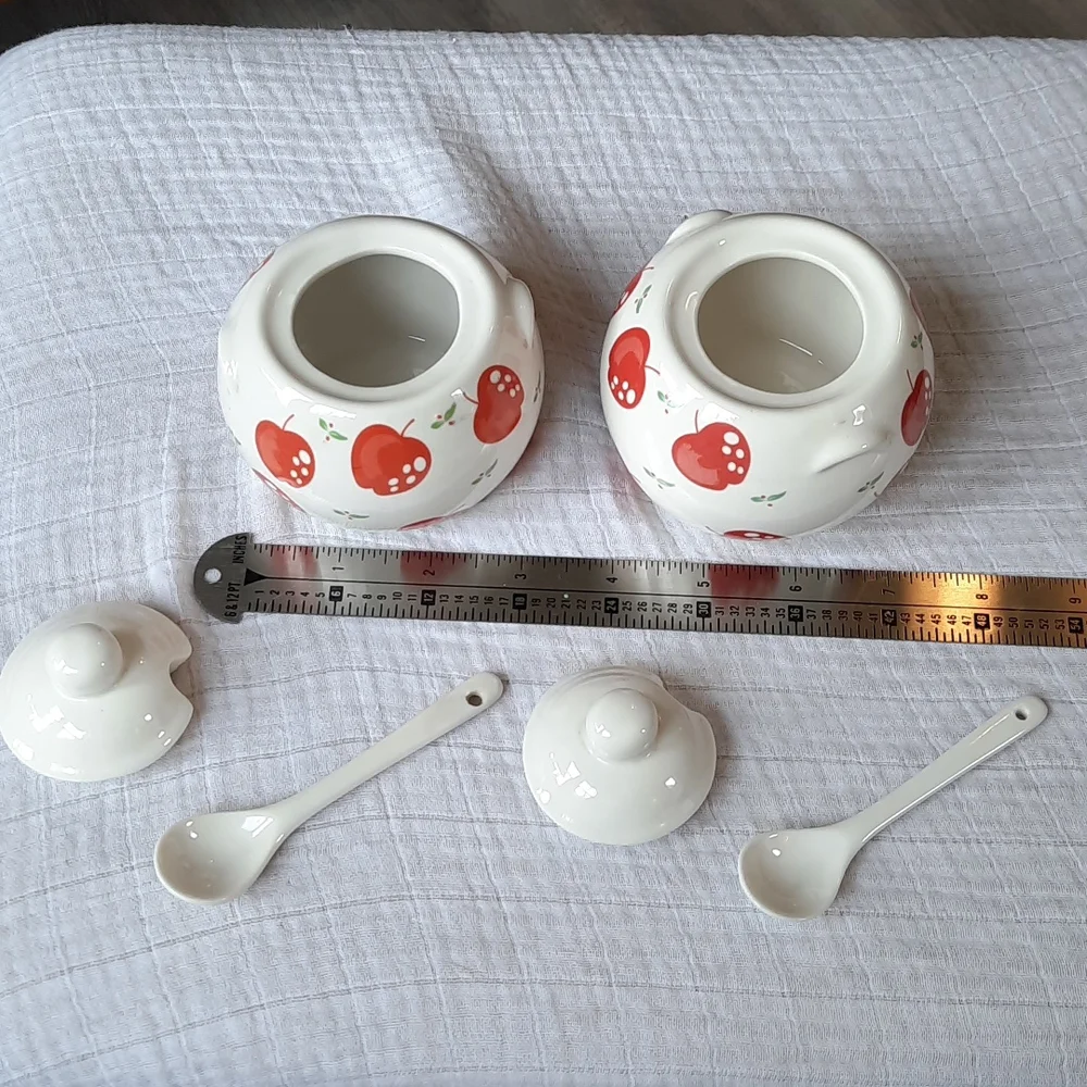 Pair of apple 🍎 pattern sugar and cream containers,  small spoons and lids - Picture 3 of 6